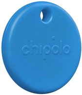 Een ronde, blauwe Chipolo POP tracker met een gat voor een sleutelring. Het Chipolo-logo is in reliëf aangebracht.