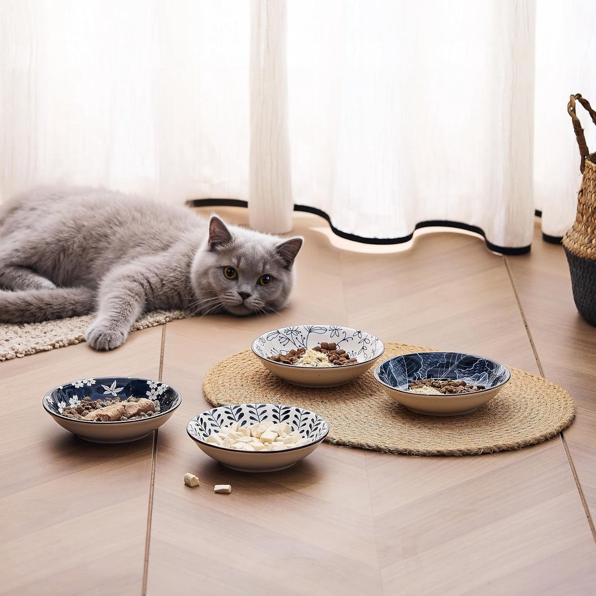 Set van 4 Vintage Blauwe en Witte Keramische Kattenkommen voor Voedsel en Water - 5.5 inch, Duurzaam en Stijlvol