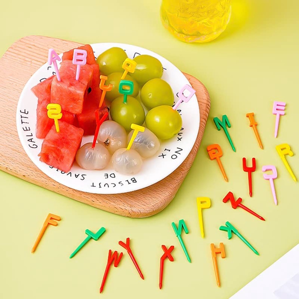 Dailygoods- Fruit Vorken 52-delige Set - Mini Tandenstokers - Herbruikbare Vorken - Kleurrijke Tandenragers - Ideaal voor Kinderfeestjes - Voedingskwaliteit Materiaal