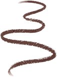 Bruine eyeliner lijn in een golvende vorm op witte achtergrond.