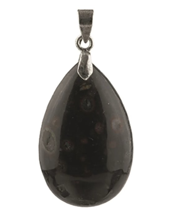 Zwarte druppelvormige hanger met rode en grijze spikkels.
