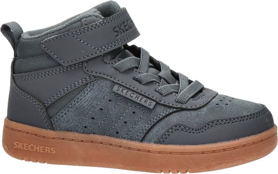 Grijze Skechers veterboot met bruine zool, linker zijaanzicht.