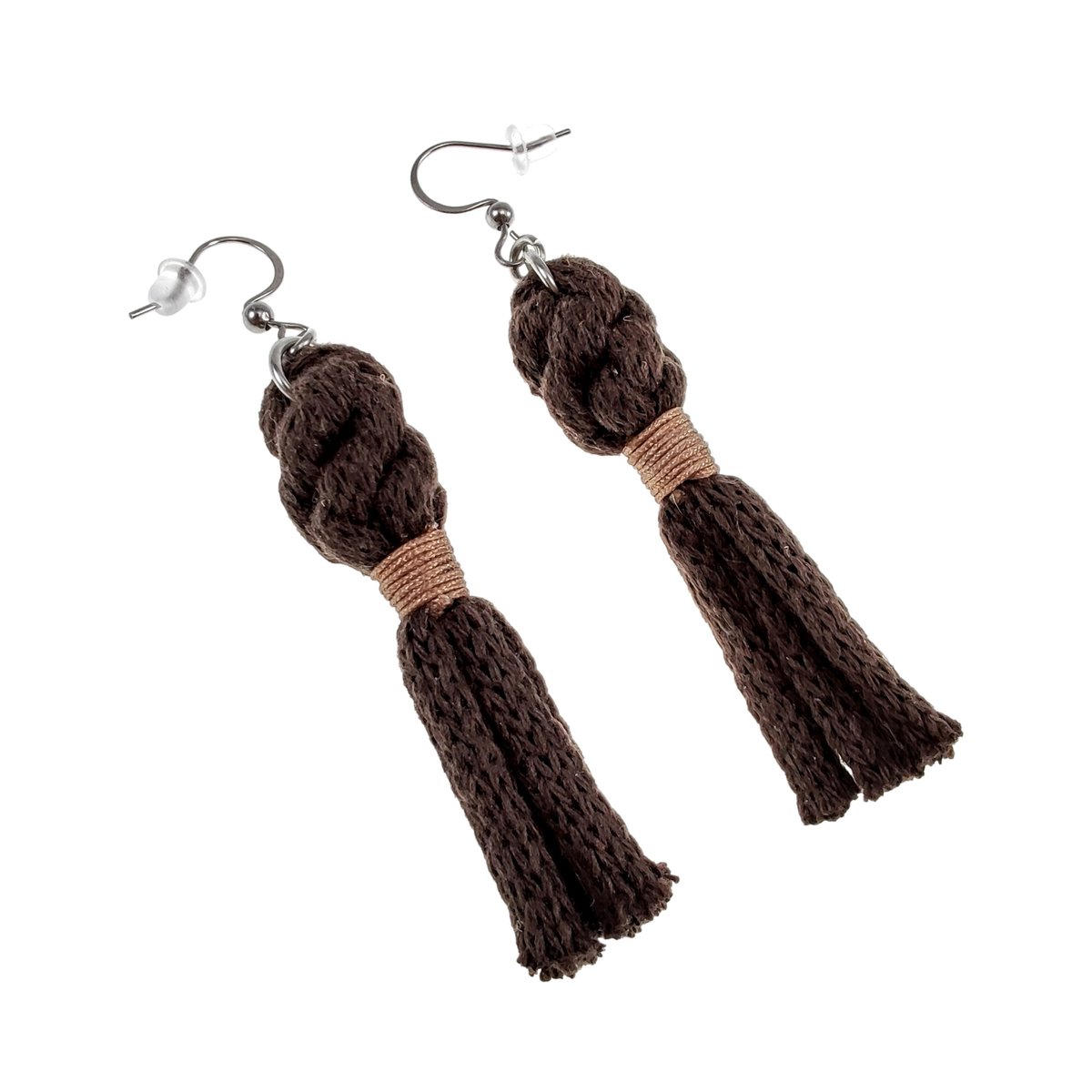 Lange Dames Oorbellen van Zilverkleurige RVS en Donkerbruin Katoenen Macramé, Haakoorbellen - Handgemaakt esde2