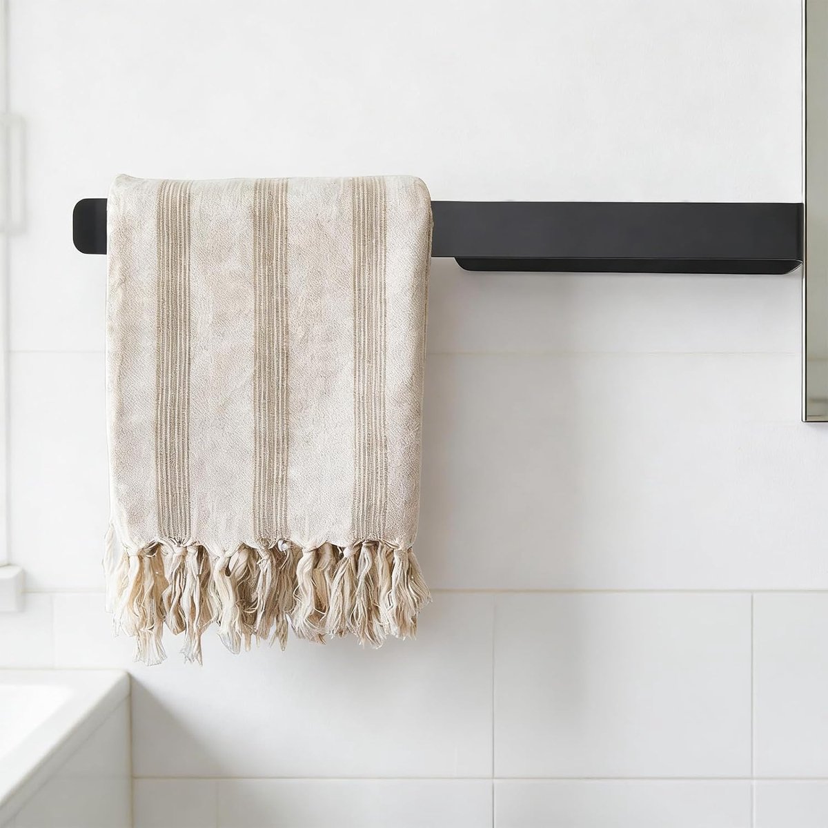 Handdoekhouder 37 cm zwart, badhanddoekhouder van ijzer om te boren, wandgemonteerde handdoekhouder voor badkamer, enkele handdoekstang voor badkamer en keuken met montagemateriaal
