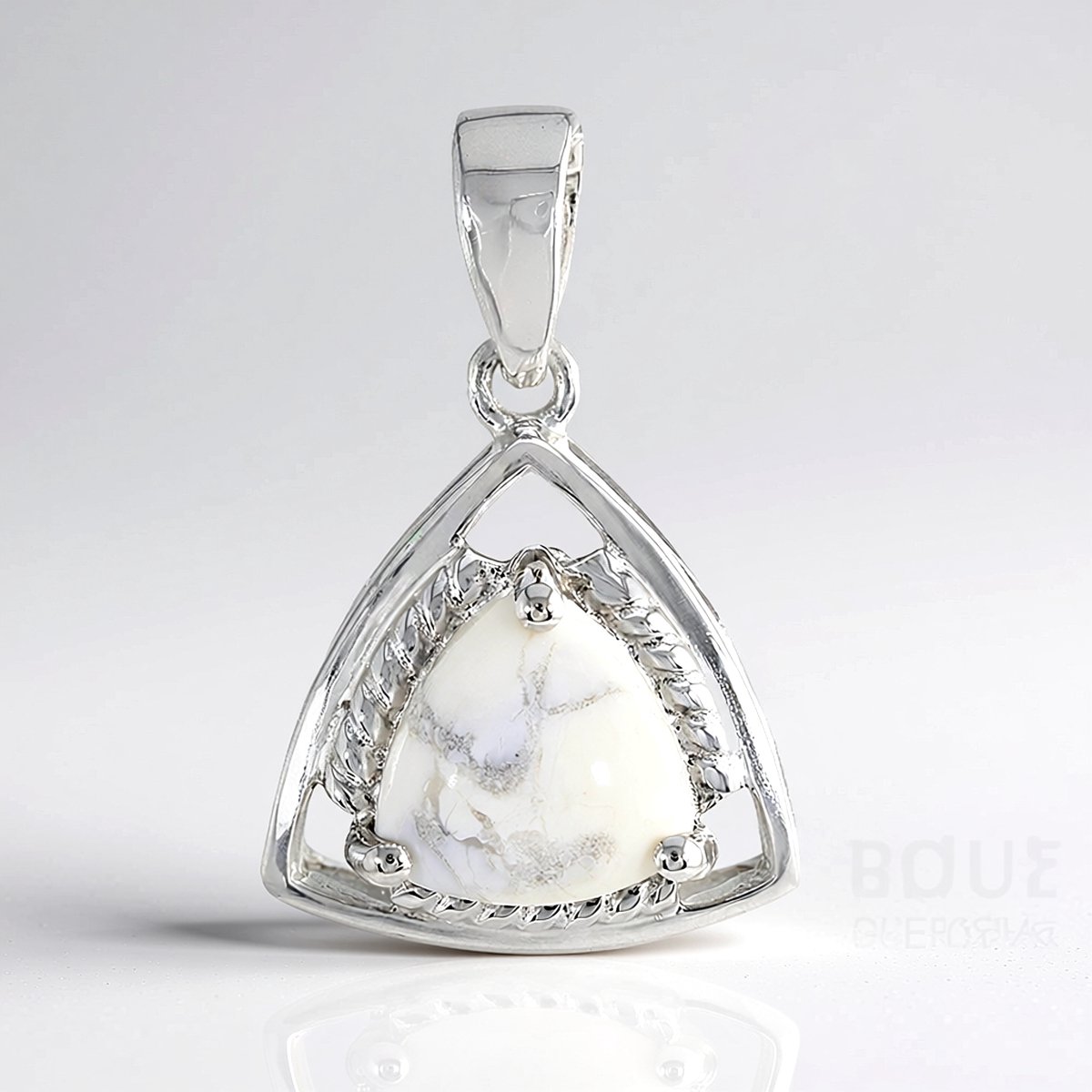 Cavill - Zilveren Hanger - 925 Sterling Zilver - Canadese Howliet 3,96 Ct - Driehoekige Triljant Cabochon - Elegante Zilveren Sieraad Dames