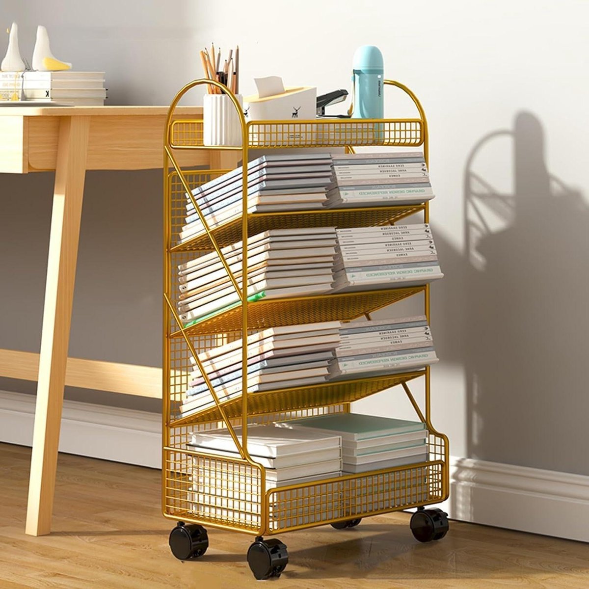 Boekenplank op Wielen - Boekenkast Trolley - Ruimte Organiseren - Afsluitbare Wielen - 42 x 22 x 65 cm - Goud