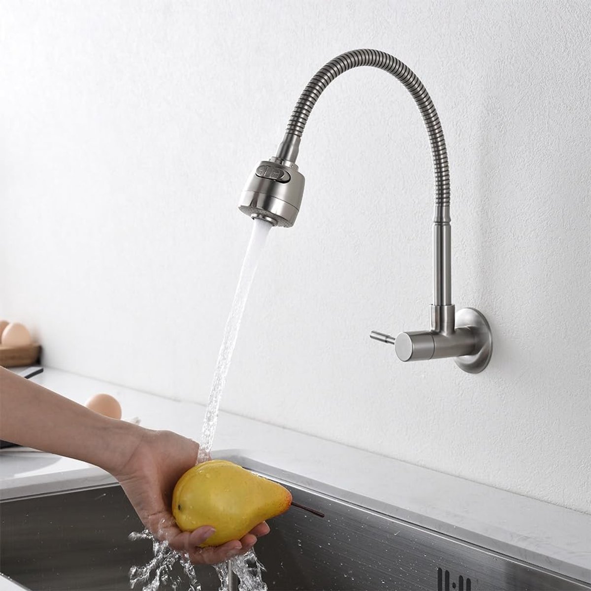 Kraan keuken wandmontage alleen koud water armatuur wandarmatuur 360° draaibare dubbele functie, roestvrij staal geborsteld nikkel veerkraan
