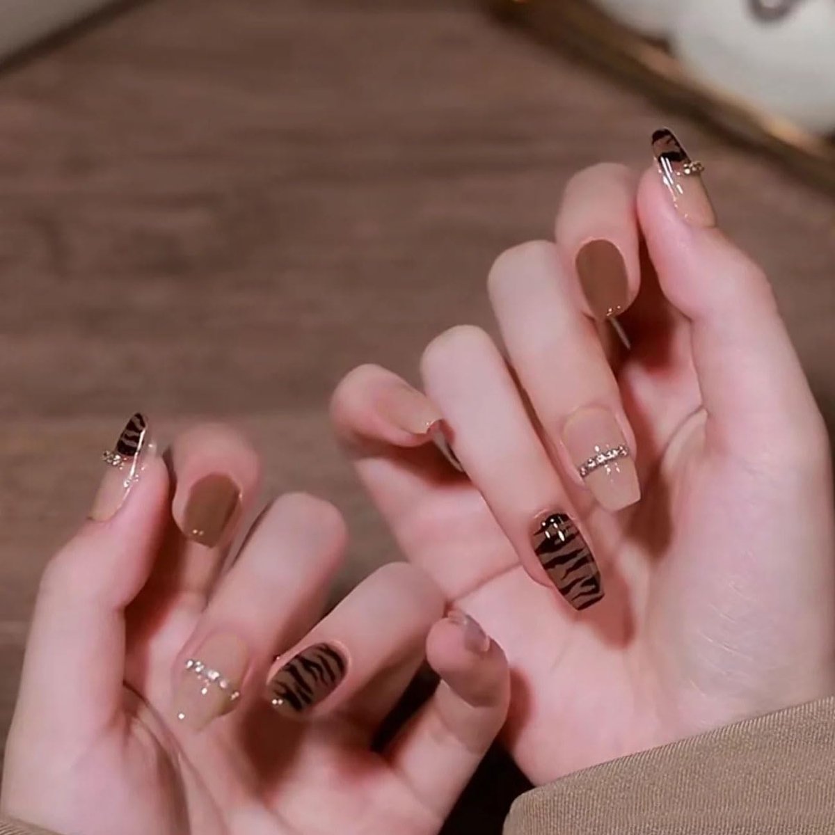 Neppunten 24 stuks - Franse valse vierkante nagels - Gestreept patroon - Perfect voor manicure thuis - ShopVlot