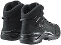 Zij-achterkant van twee zwarte Lowa Renegade GTX wandelschoenen met veters en Gore-Tex logo.