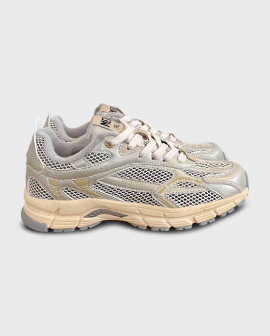 Baskets en cuir et mesh couleur crème avec lacets et logo 'MERCER' sur le côté.