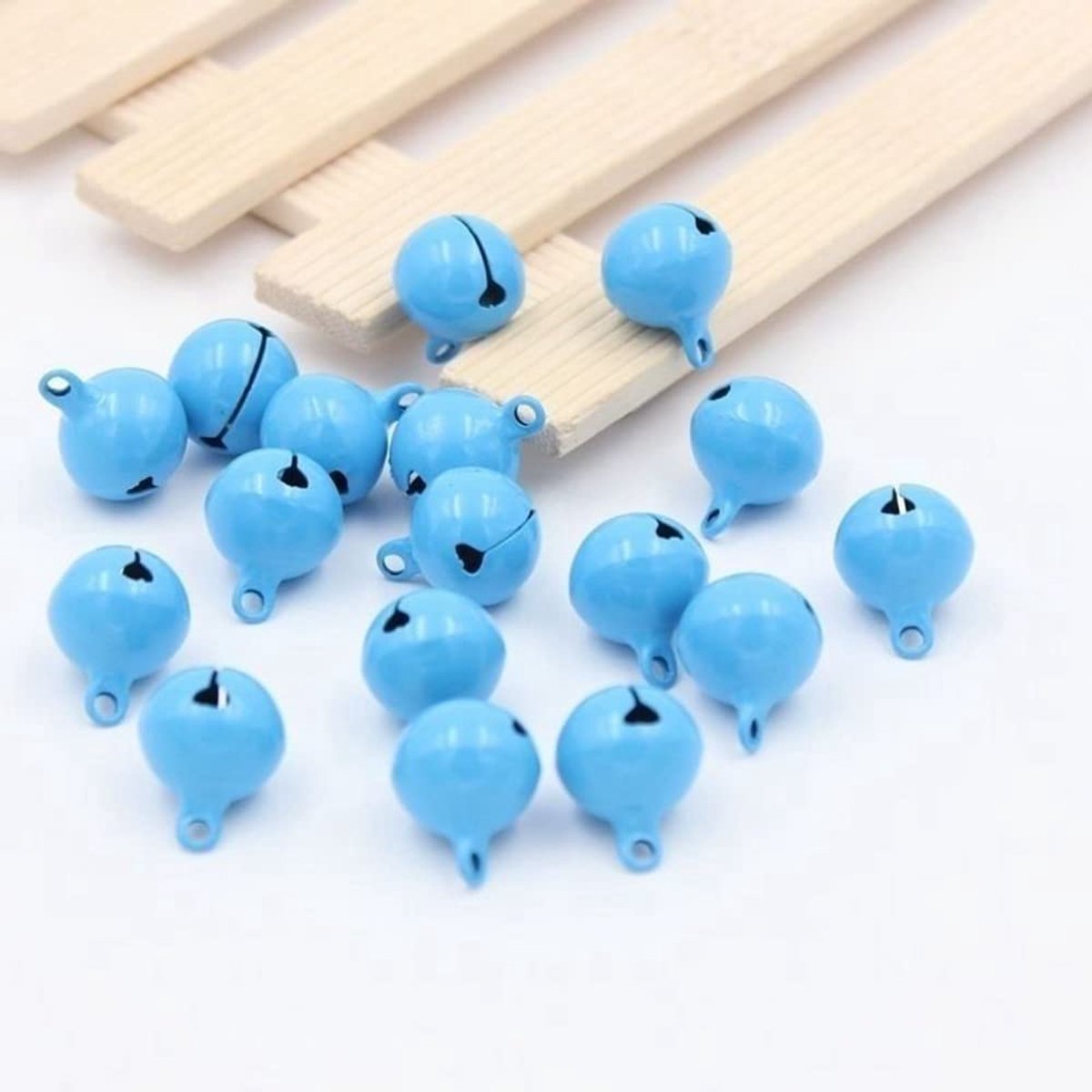 Belletjes, klemmen, 14 mm, kleine belletjes, metalen belletjes, sleebelletjes, knutselklokken voor kerstdecoratie, sieraden, huisdierhalsbanden, sleutelhanger, blauw