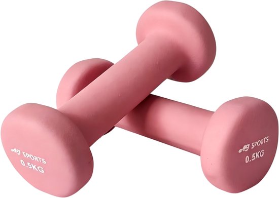 Twee roze dumbbells van 0,5 kg van AJ Sports, gekruist en op elkaar gelegd. De dumbbells hebben een mat vinyl coating.