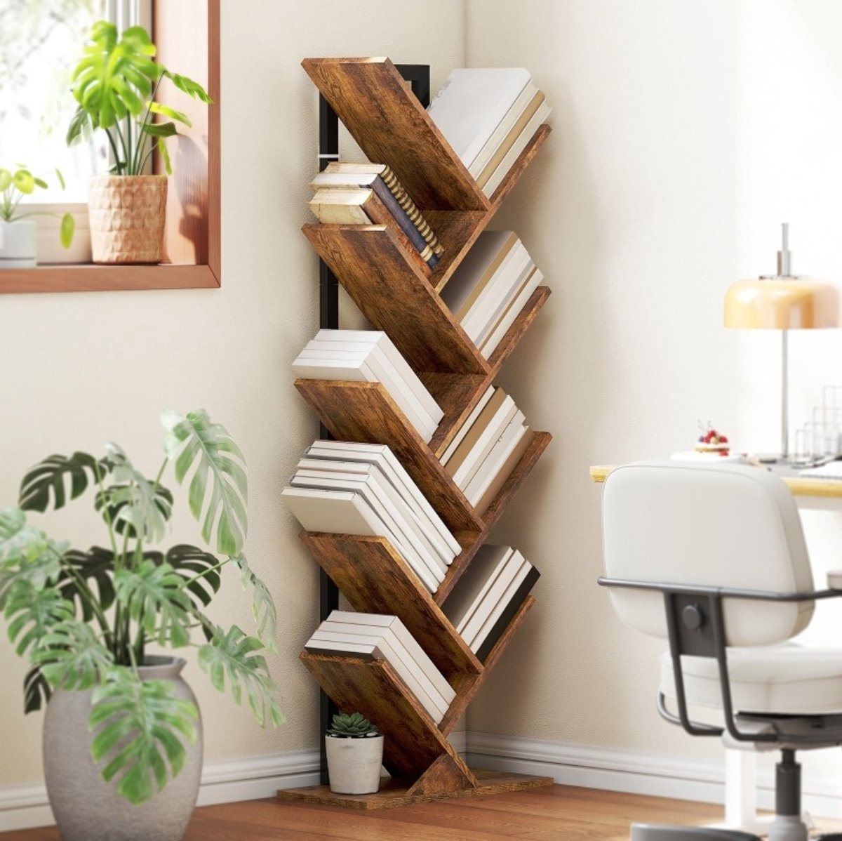 Boekenkast Boomvorm 9 Niveaus 50 X 24 X 136 Cm Hout Staal Rustiek Bruin Open Kast Voor Boeken Cd's Dvd's En Woonkamer