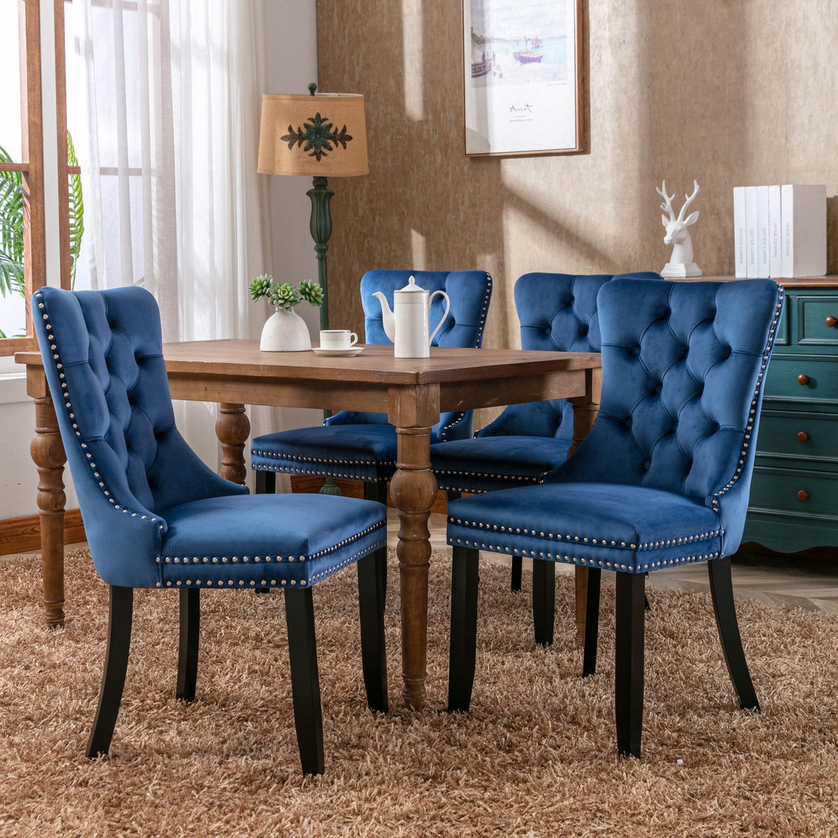 MEUNIQ eetkamerstoel set van 2 blauw velvet met hoge rugleuning, gecapitonneerde zitting, houten poten en sierlijke klinknagelafwerking voor eetkamer