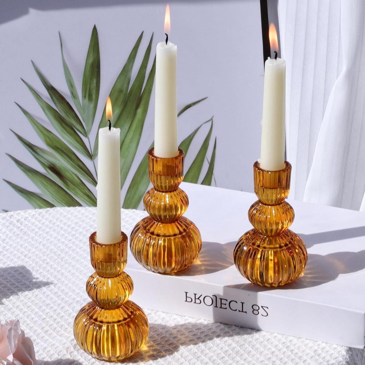 Kaarsenhouders Set - Glazen Kandelaars - Sfeervolle Decoratie - Geribbeld Pompoen Design - 43 Inch Hoog - Amber