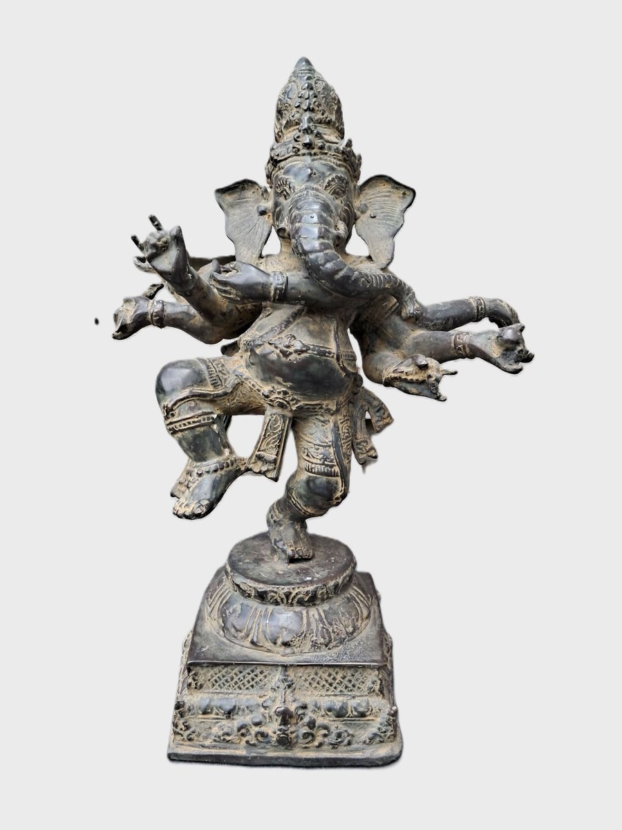 Statue de Ganesh en bronze dans le style de l'hindouisme Indonésien avec la face de Garuda à l'arrière/31 cm/Bali