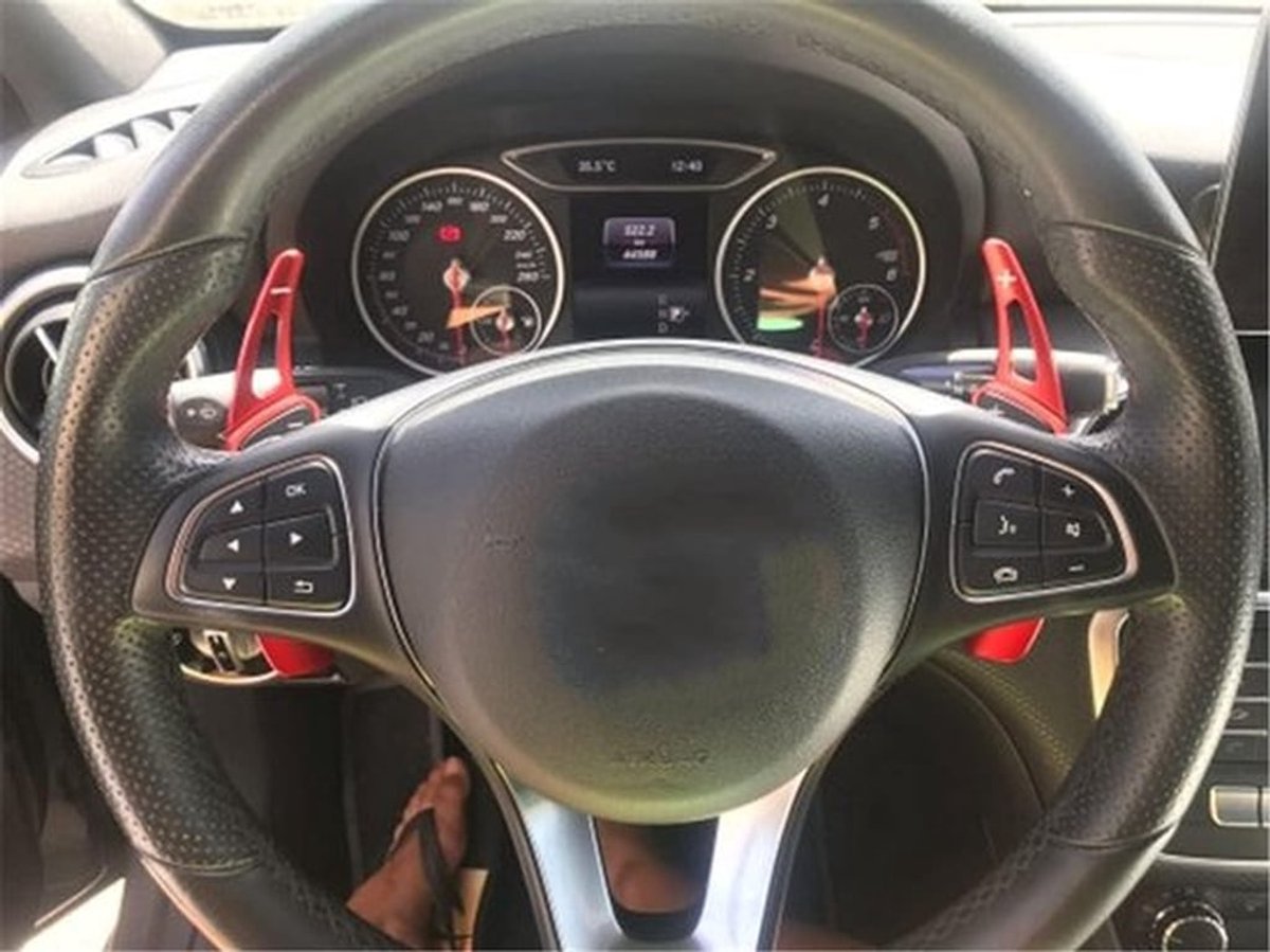 Stuurwiel Schakelpeddelblad Schakelaar - Auto Accessoire - Aluminiumlegering - Compatibel met Mercedes Benz - Zilver - Verbeterde Grip - Gemakkelijke Installatie - Stijlvol Design - Geschikt voor Diverse Modellen.