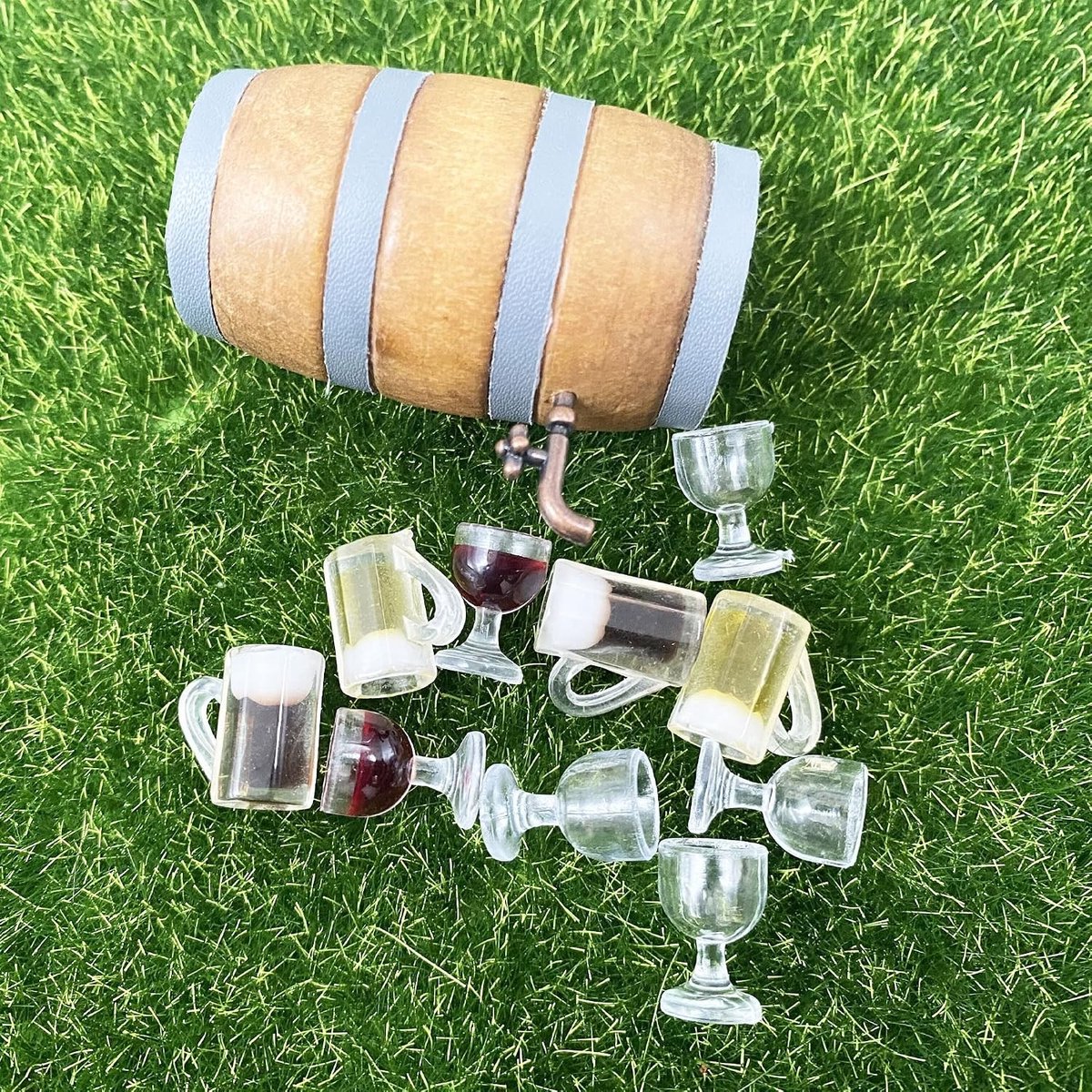 8 Stuks Mini Drinkaccessoires Set voor Thuis, Miniatuur Houten Bierfust met 7 Wijnglazen voor Sprookjestuin en Bar Decoratie