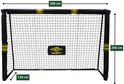Zwart Umbro voetbaldoel van 300 x 200 x 120 cm met gele accenten.