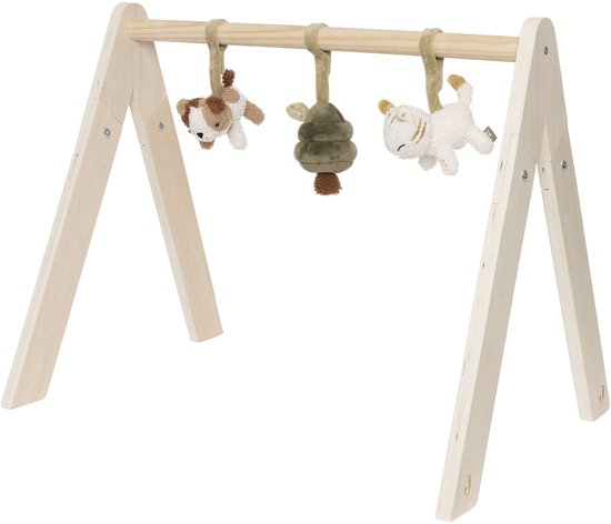 Houten babygym met drie zachte speeltjes: een hondje, een paddenstoel en een poesje.
