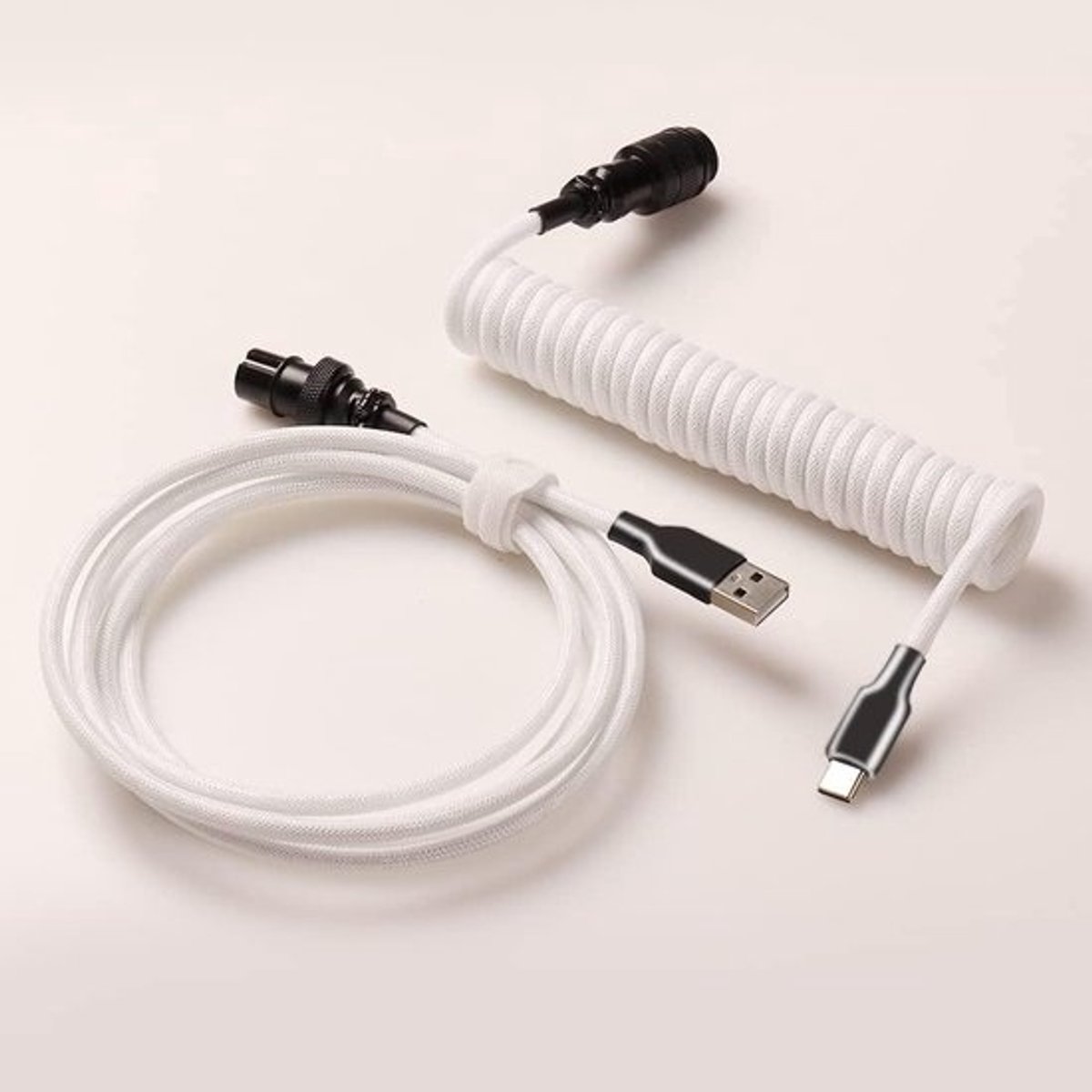 Verstelbare USB-C Spiraalkabel met Afneembare Connector voor Maatwerk Mechanisch Toetsenbord