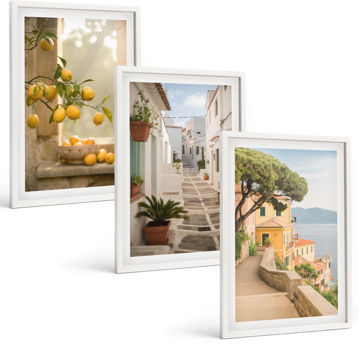 Wallfluent 3-Delige Schilderij Set - Uitzicht Op Citrusbomen Vanuit Het Raam En Architectuur Aan Zee. - 40 x 60 - Decoratieve Schilderijen - Wanddecoratie - Hal - Stijlvolle Muurdecoratie