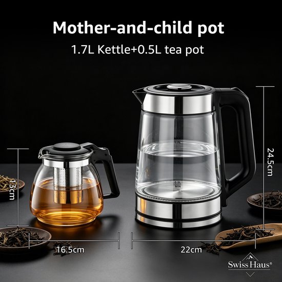 Een glazen theepot van 0,5L en een glazen waterkoker van 1,7L, beide met roestvrijstalen accenten en zwarte handgrepen. Afmetingen staan aangegeven. Omringd door theebladeren.