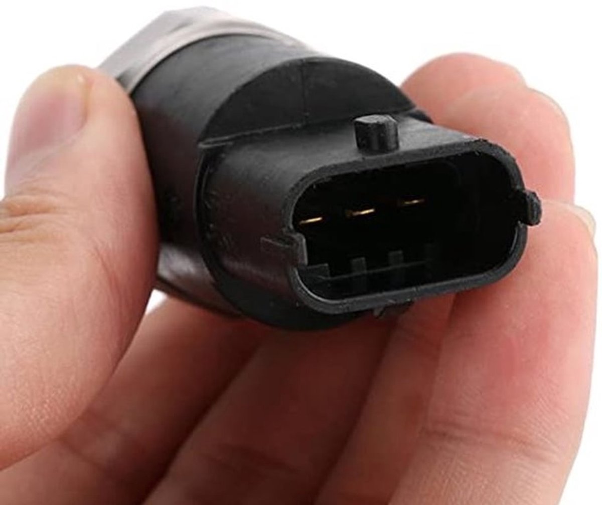 Brandstofdruksensor van duurzaam en hoogwaardig ABS materiaal, geschikt voor BMW 3, 5, 7 en X5 modellen met 2.5 en 3.0 dieselmotoren voor nauwkeurige brandstofregeling