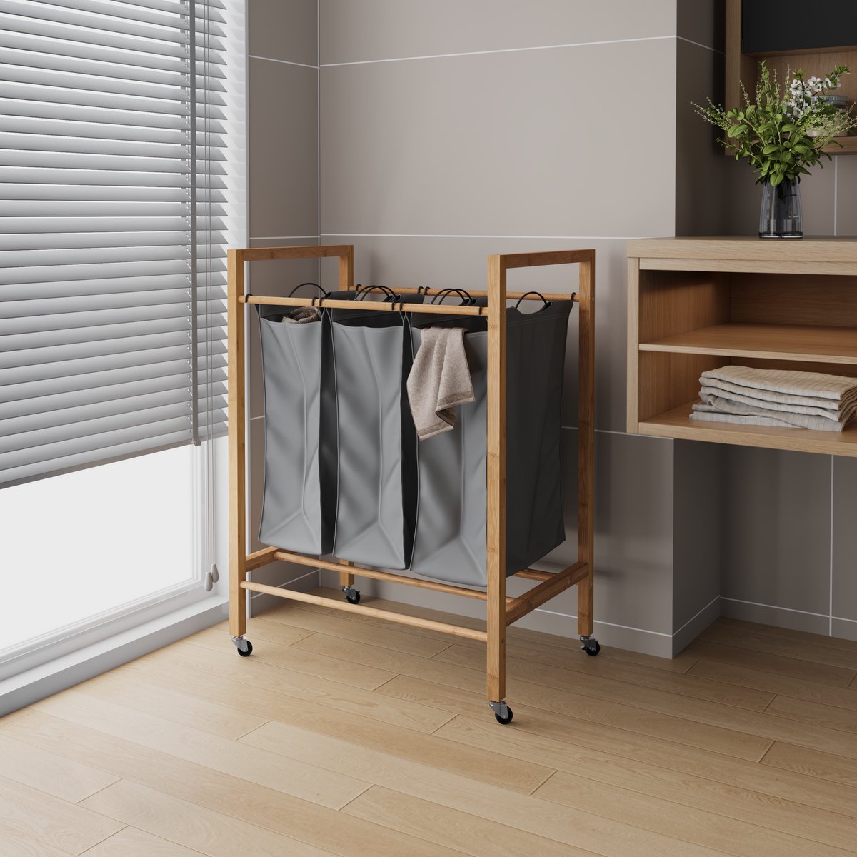 HAUSS SPOLE Wasmand - 3 Vakken En Wielen - 83 x 62 x 40 cm - Bamboe En Stof - Houtkleur En Antraciet - Was Sorteren In Huis