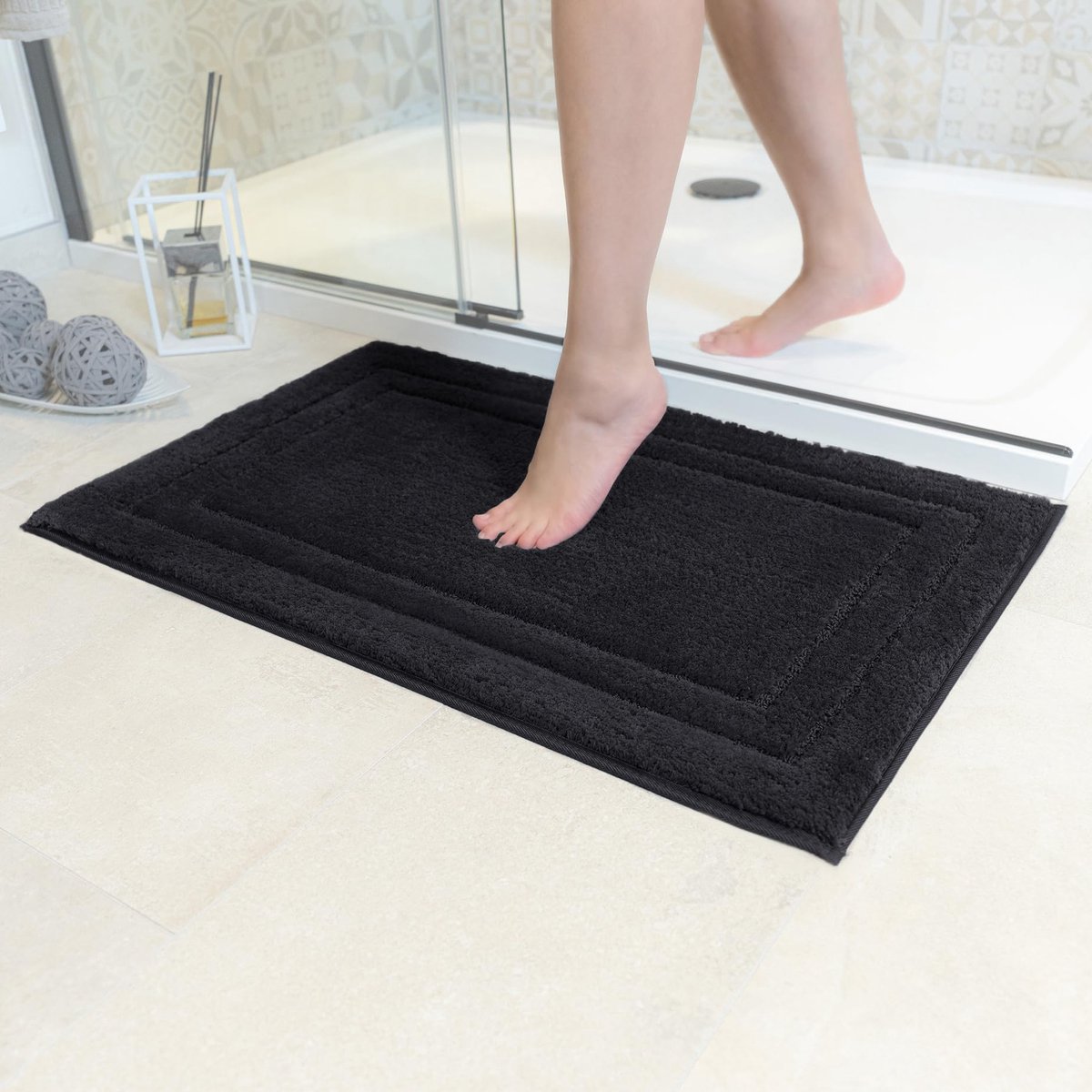 Badmat Anti-Slip | Super absorberend en machinewasbaar | Te combineren als badmat set | Voor de badkamer, douche, bad of als WC mat | Zwart - 70x120 cm