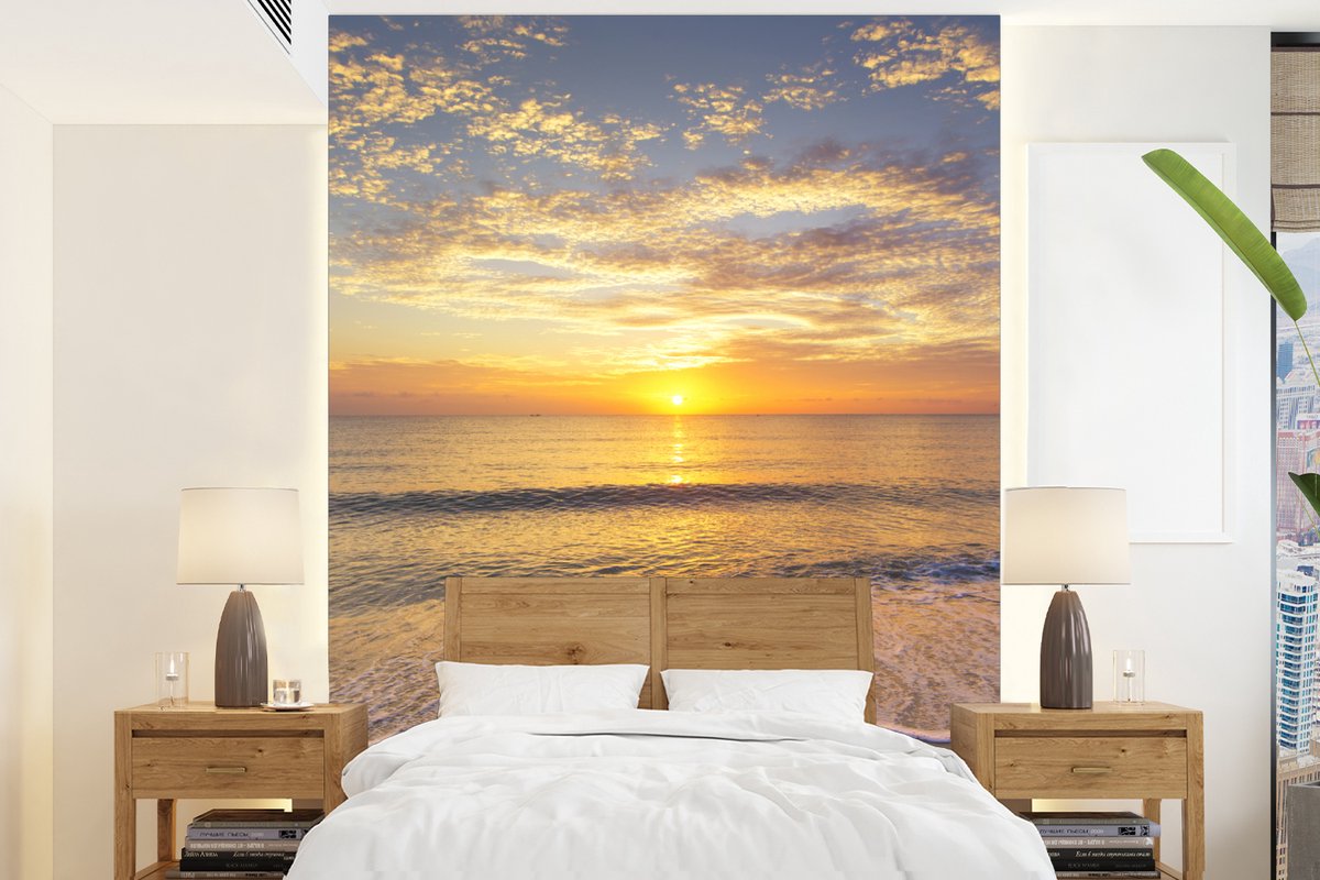 Behang - Fotobehang Strand - Zonsondergang - Zee - Breedte 205 cm x hoogte 280 cm