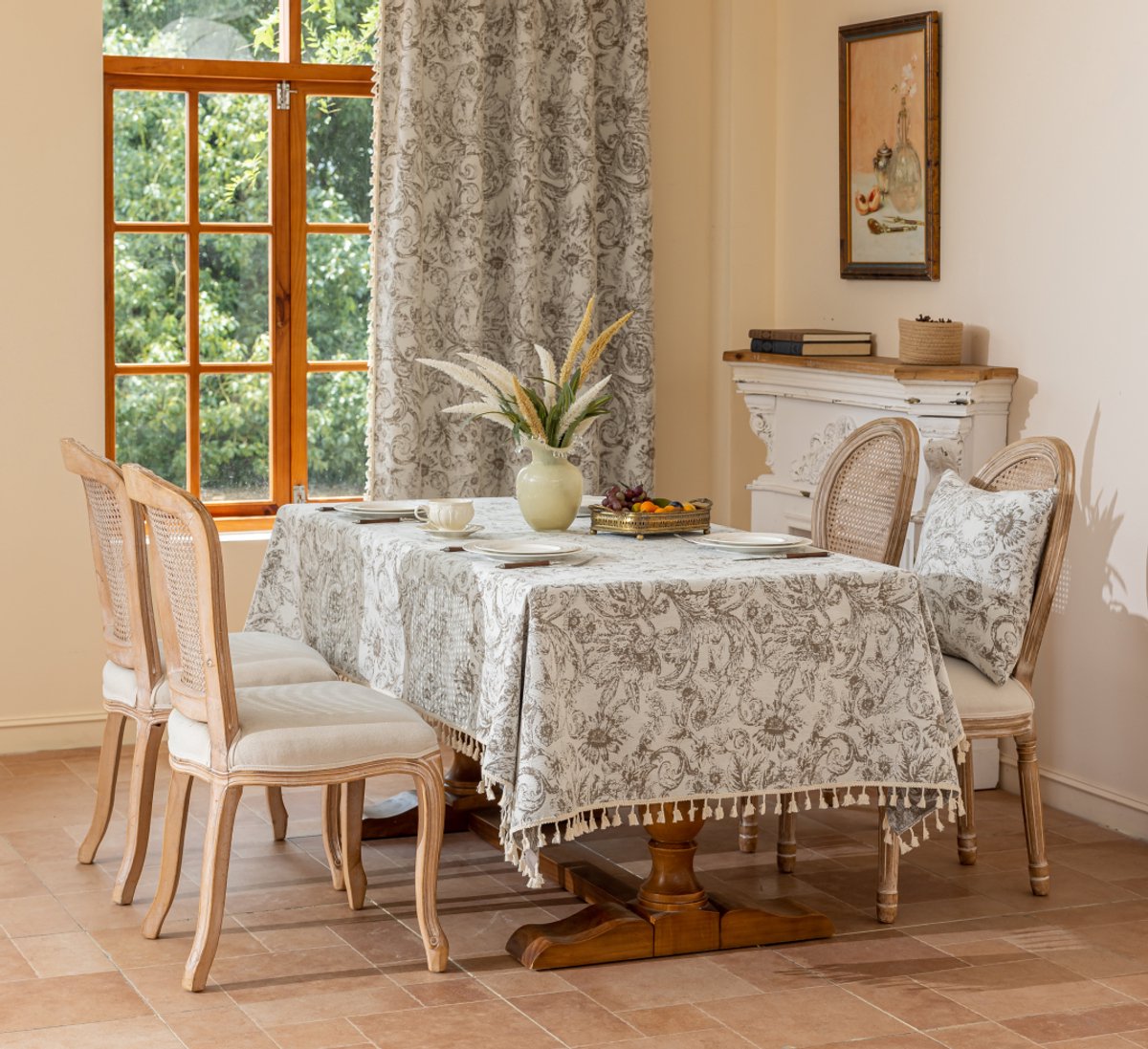 Rechthoekig polyester tafelkleed met bloemenmotief en kwastjes, in Franse cottage-stijl, voor op de eettafel, 140 x 240 cm