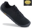 Zwarte Merrell Vapo Glove 6 LTR schoen met veters en de tekst "Vibram - Your Connection to Earth".
