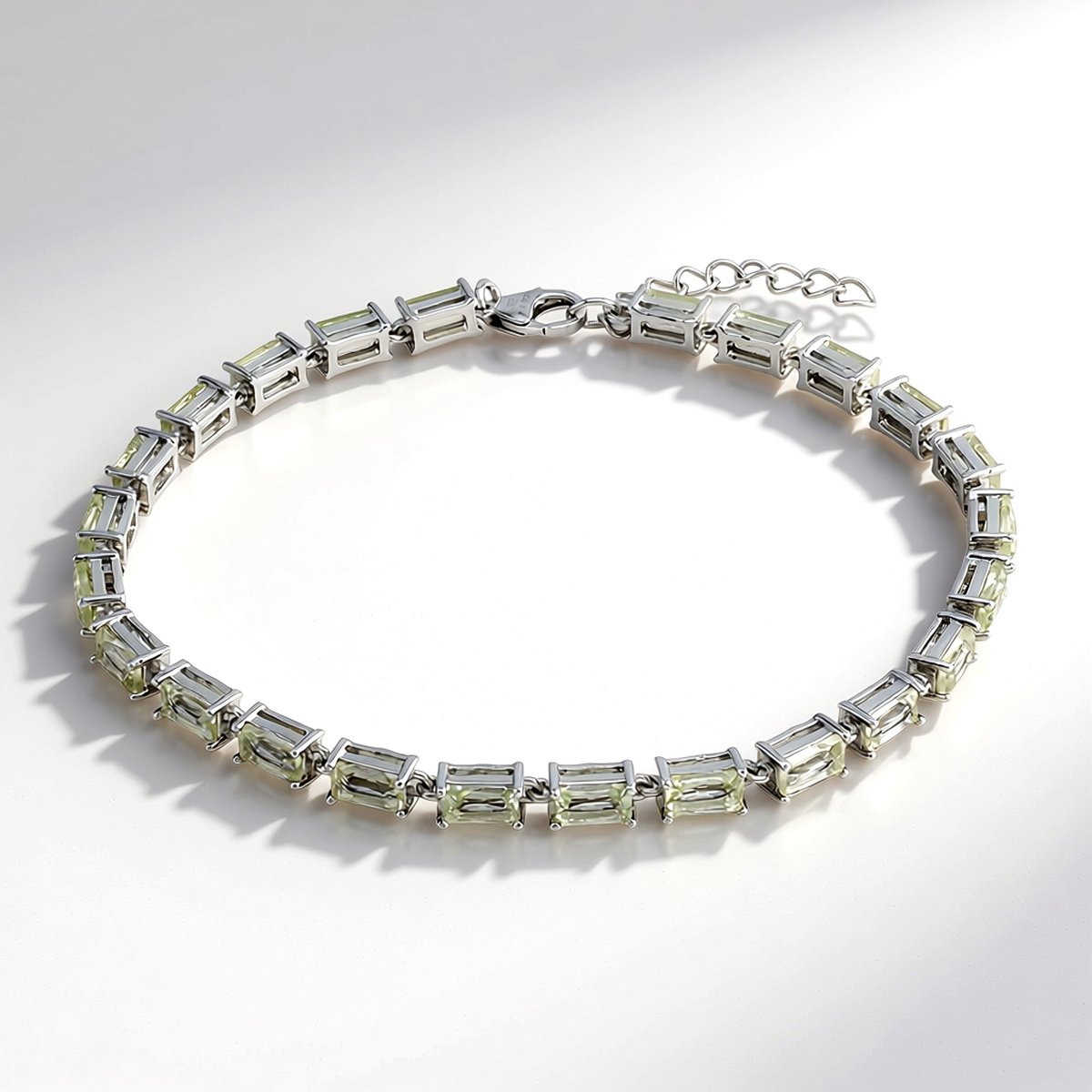 Cavill - Elegante Zilveren Damesarmband - 925 Sterling Zilver Gerhodineerd - 24 Groene Amethisten 5,5 ct - Verstelbaar - Braziliaanse Edelstenen