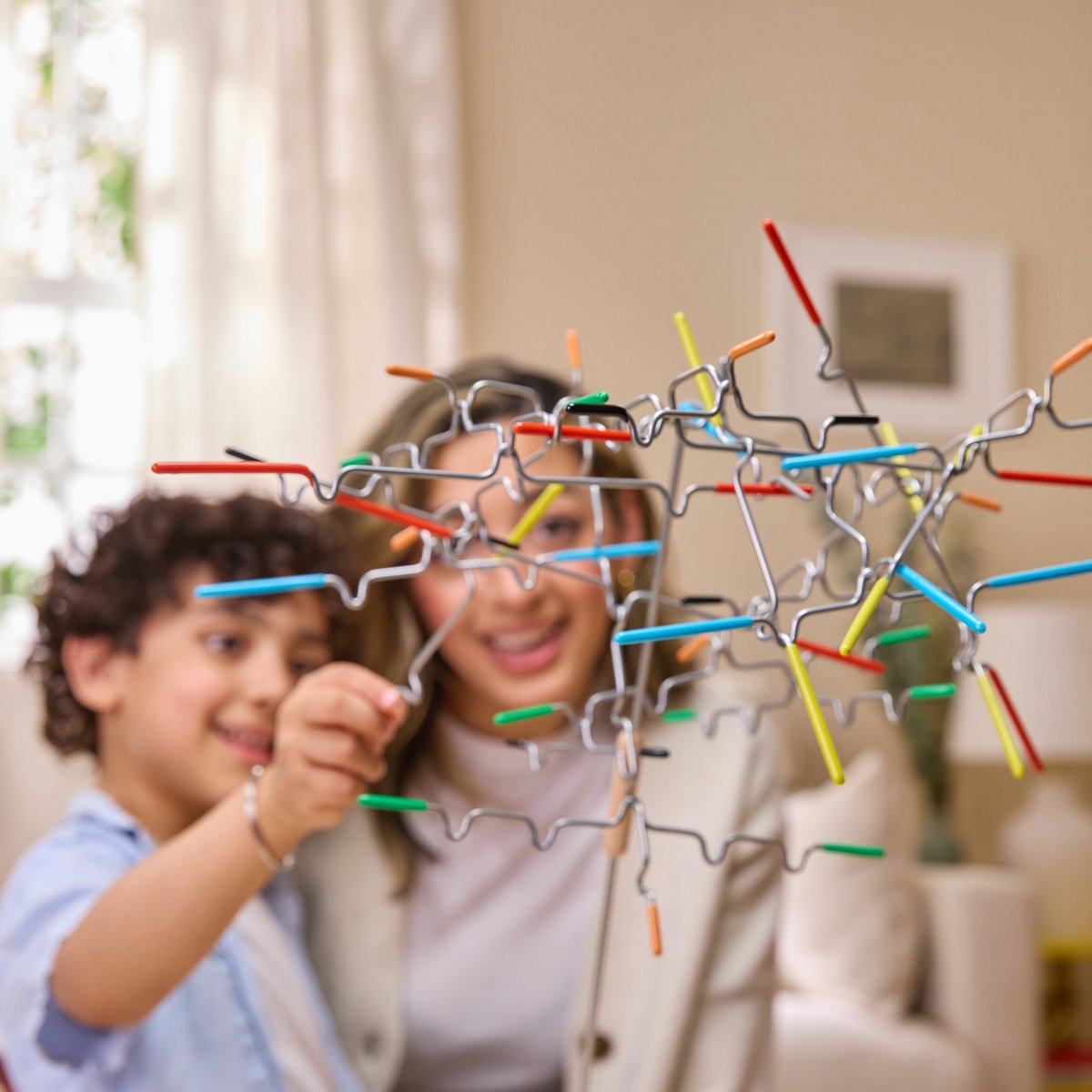 Spin Master Games - Suspend - Een evenwichtig familiespel met lastige haken en vaste handen leuke activiteit voor kinderen volwassenen en spelletjesavond met het hele gezin educatief speelgoed 1-4 spelers — cadeau in Spellen & Speelgoed - foto 8