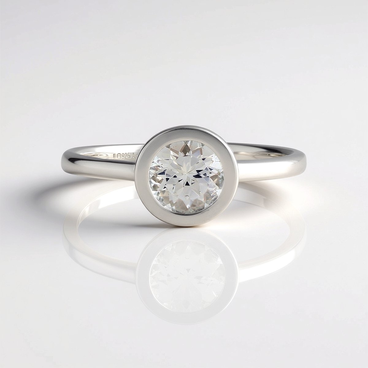 Cavill - Ring 925 Sterling Zilver met Platina Coating - Mexicaanse Danburiet 0,785 ct - Ronde Edelsteen - Handgemaakte Tijdloze Sieraden