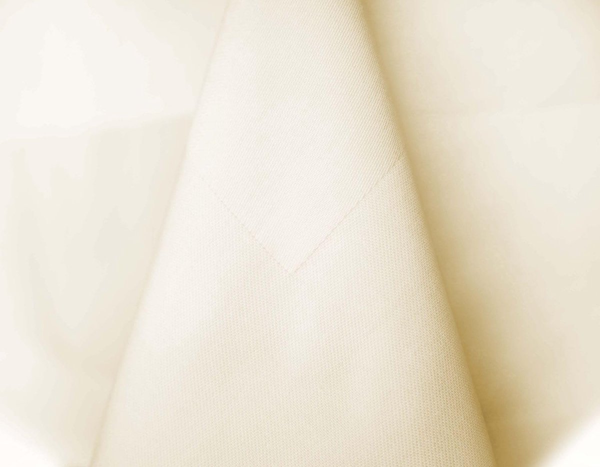 Tafelkleed 130 x 130 cm met atlas-rand, 100% katoen, champagnekleur, wasbaar op 90 graden, damast