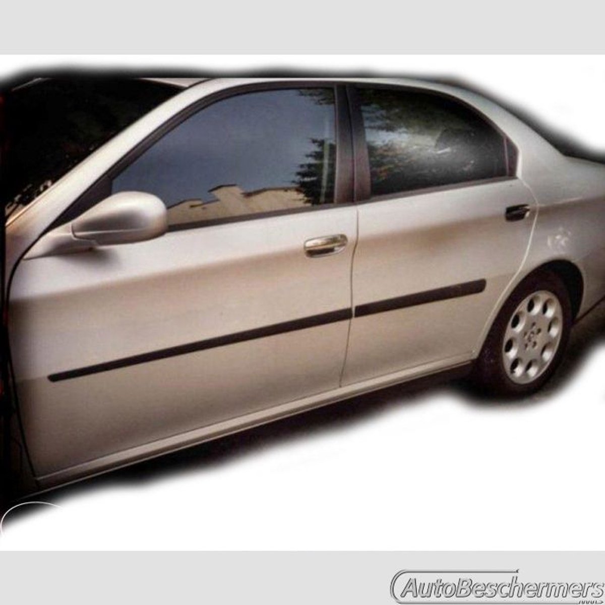 Stootlijsten set zwart voor Alfa Romeo 166 1998-2007. De stootstrips zijn zelfklevend. Set a 4 stuks. (#0005)