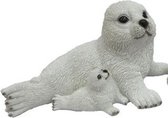 Dierenbeelden witte zeehond met pup naast moeder - Decoratie beeldje zeehond met jong 27 cm