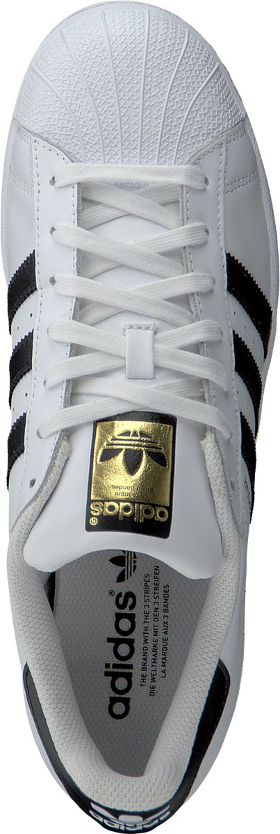Hoe vallen Adidas schoenen? | To Be Dressed