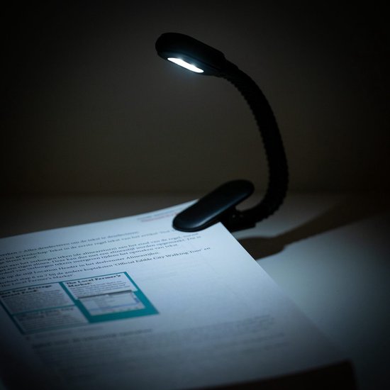 Kikkerland Leeslampje - Oplaadbaar via USB - Makkelijk boek lezen - Zwart van Kikkerland — afbeelding 4