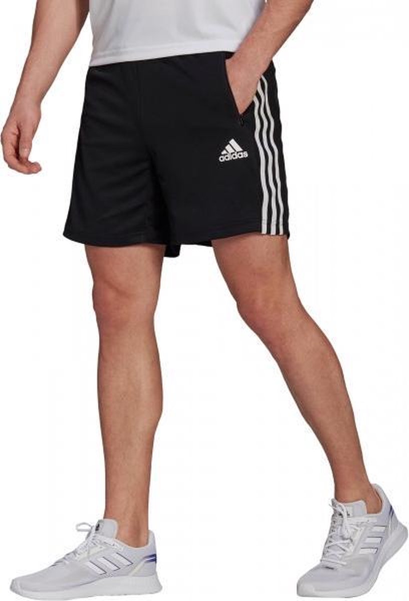 Adidas short Maat XXL bol