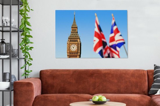 Canvas schilderij 120x80 cm - Wanddecoratie De Big Ben en twee Britse vlaggen in Londen - Muurdecoratie woonkamer - Slaapkamer decoratie - Kamer accessoires - Schilderijen op canvas