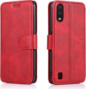 Voor Samsung Galaxy A01 Kalf Textuur Magnetische Gesp Horizontale Flip Leren Case met Houder & Kaartsleuven & Portemonnee & Fotolijst (Rood)
