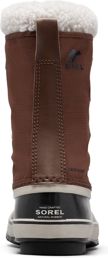 Achterkant bruine winterlaars met zwarte rubberen onderkant, beige rand en witte teddy voering.