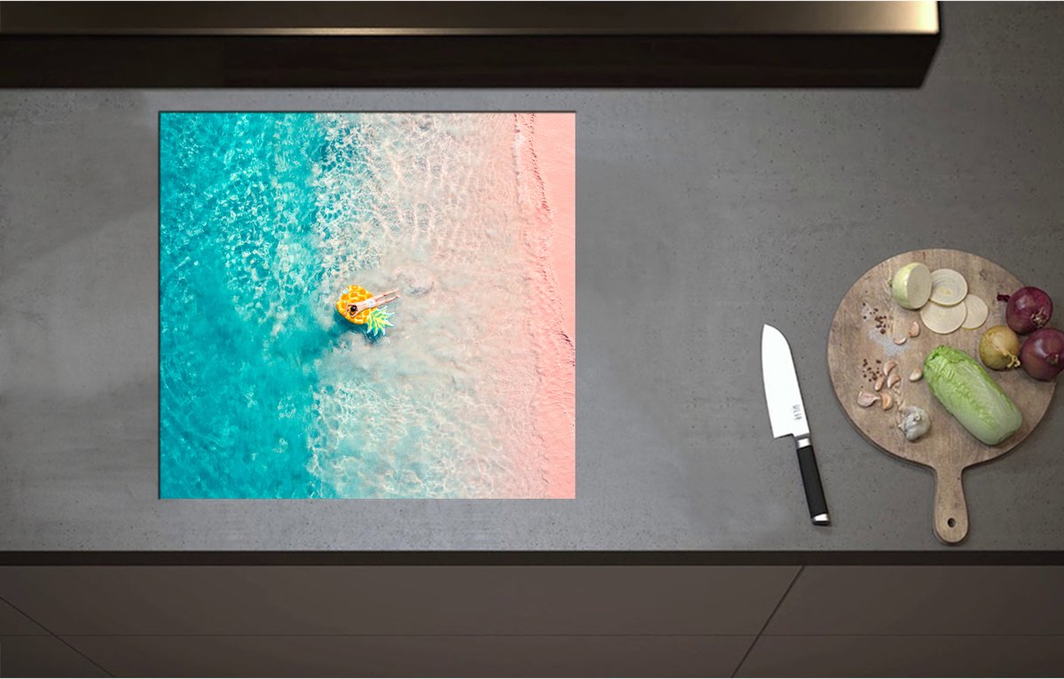 Inductieplaat Beschermer - Bovenaanzicht van Vrouw Liggend op Floatie in Heldere Oceaan - 59x55 cm - 2 mm Dik - Inductie Beschermer - Bescherming Inductiekookplaat - Kookplaat Beschermer van Wit Vinyl