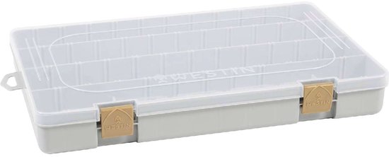 Grijze tacklebox met transparant deksel en gouden sluitingen. De box heeft meerdere compartimenten.