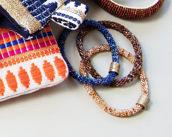 Retourner à l'expéditeur | Bracelet rouleau sur cuivre violet design avec perles de verre - bracelet de perles Ø 7 cm - bracelet femme