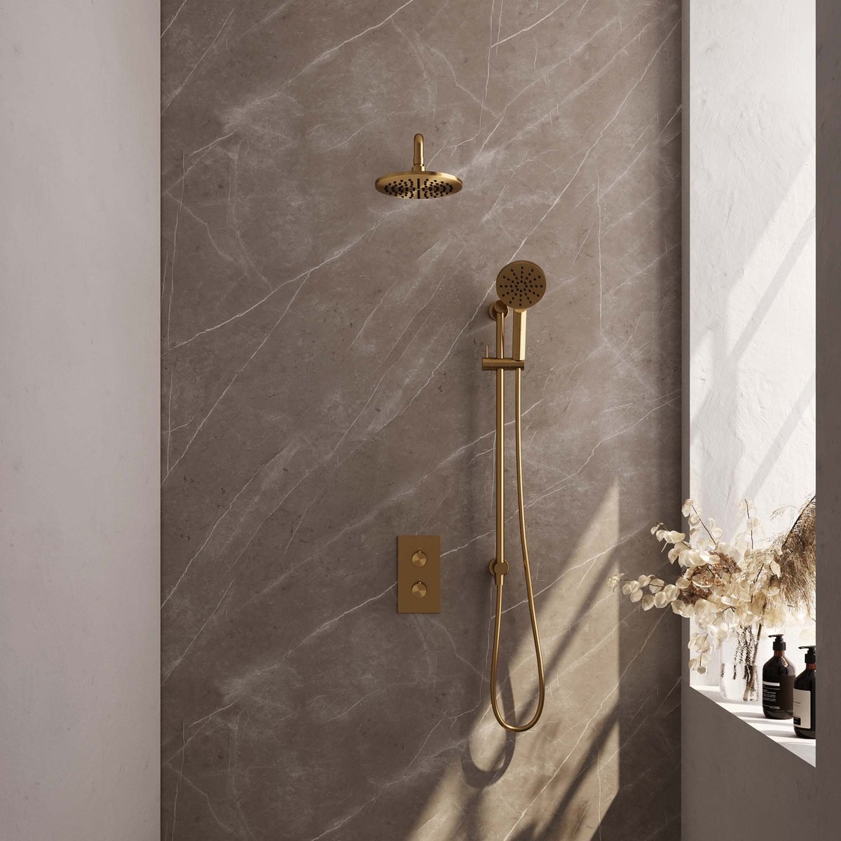 BRAUER Gold Carving thermostatische inbouw regendouche 3-weg omstelling SET 45 met 20 cm douchekop en gebogen muurarm en 3-standen handdouche en doucheslang en geïntegreerde glijstang goud geborsteld PVD