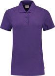 Paarse dames poloshirt met korte mouwen, kraag en knoopjes.